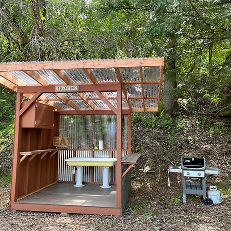 The Camp At 카멜 밸리 외부 사진