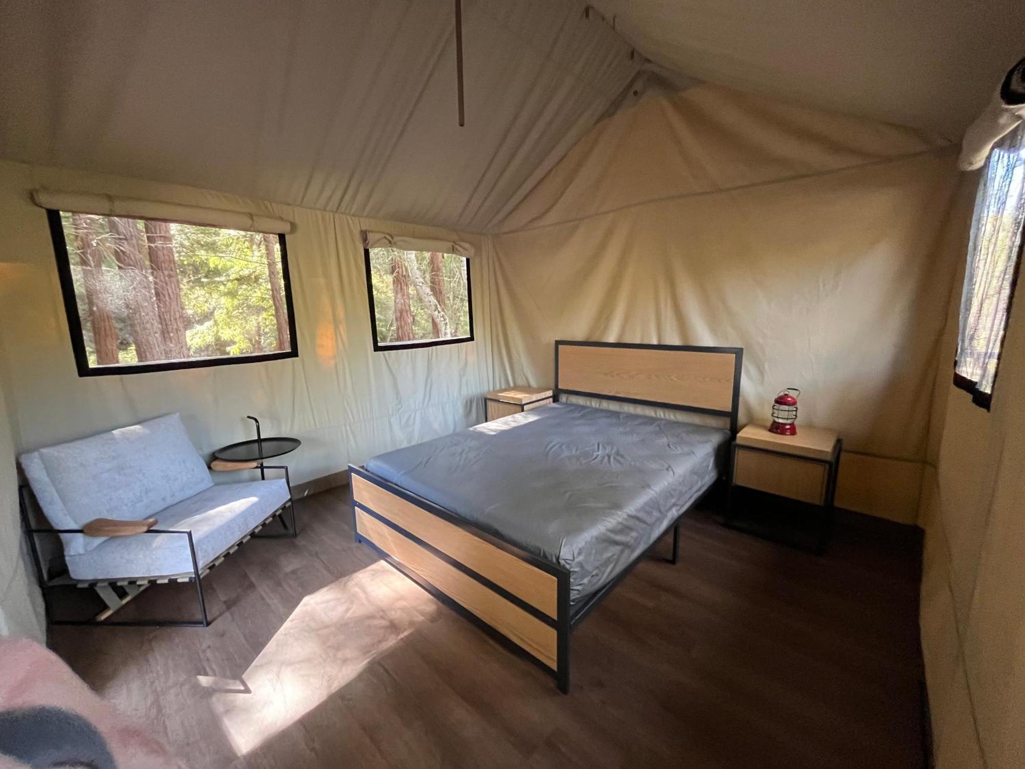 The Camp At 카멜 밸리 외부 사진
