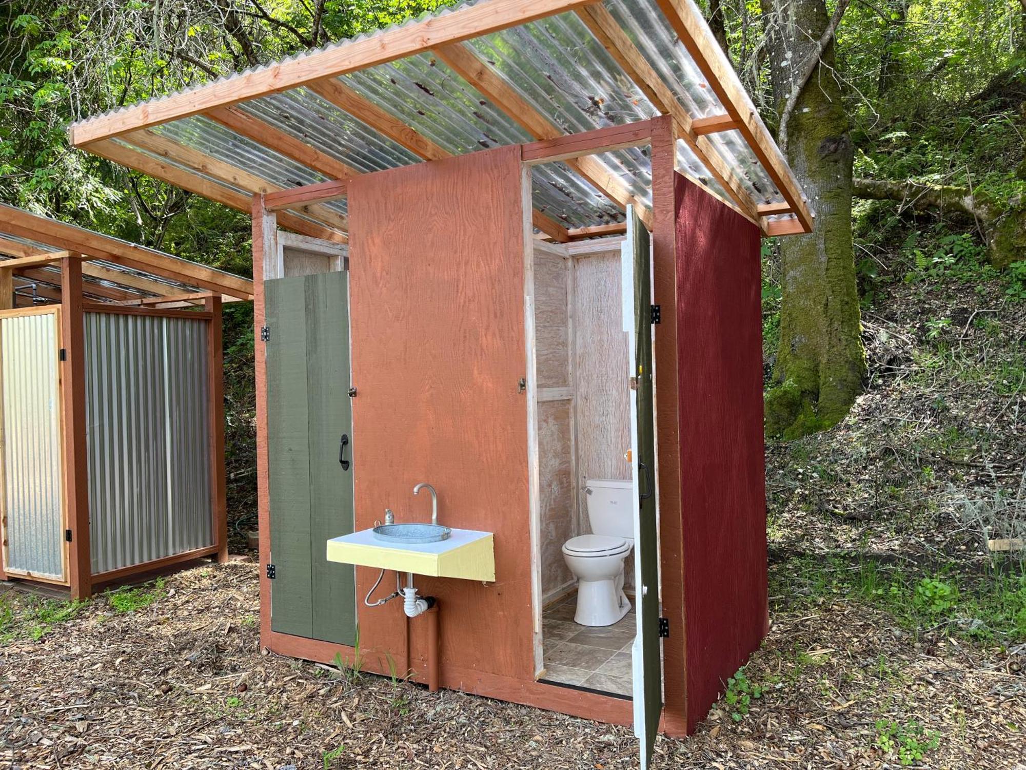 The Camp At 카멜 밸리 외부 사진