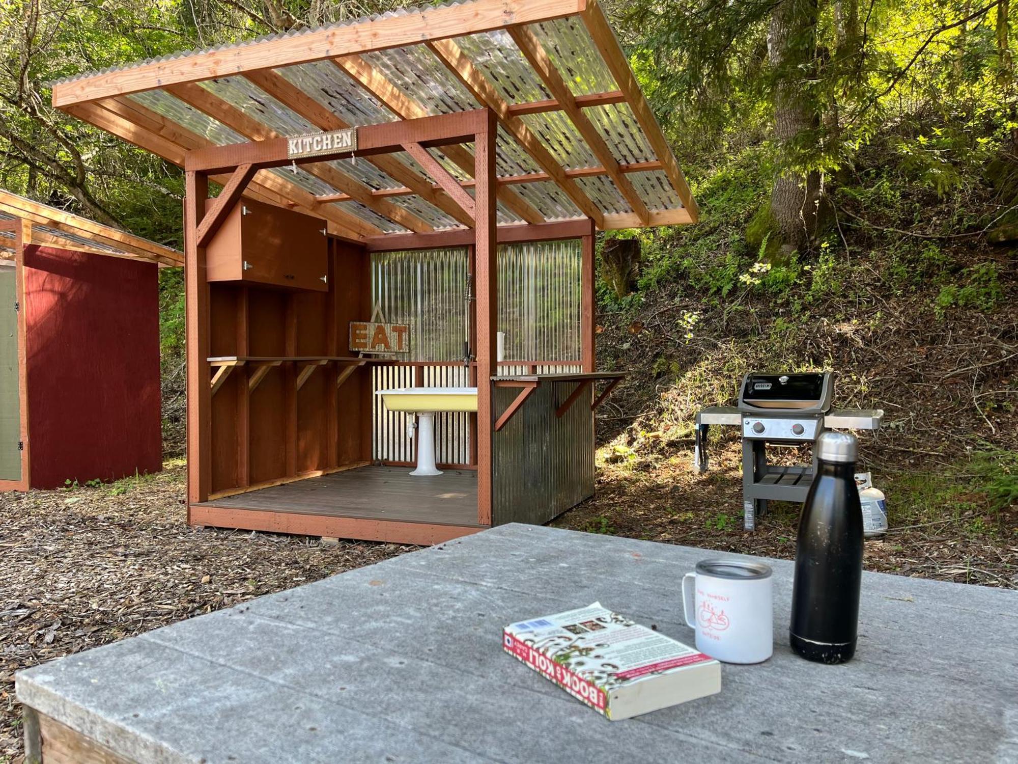 The Camp At 카멜 밸리 외부 사진
