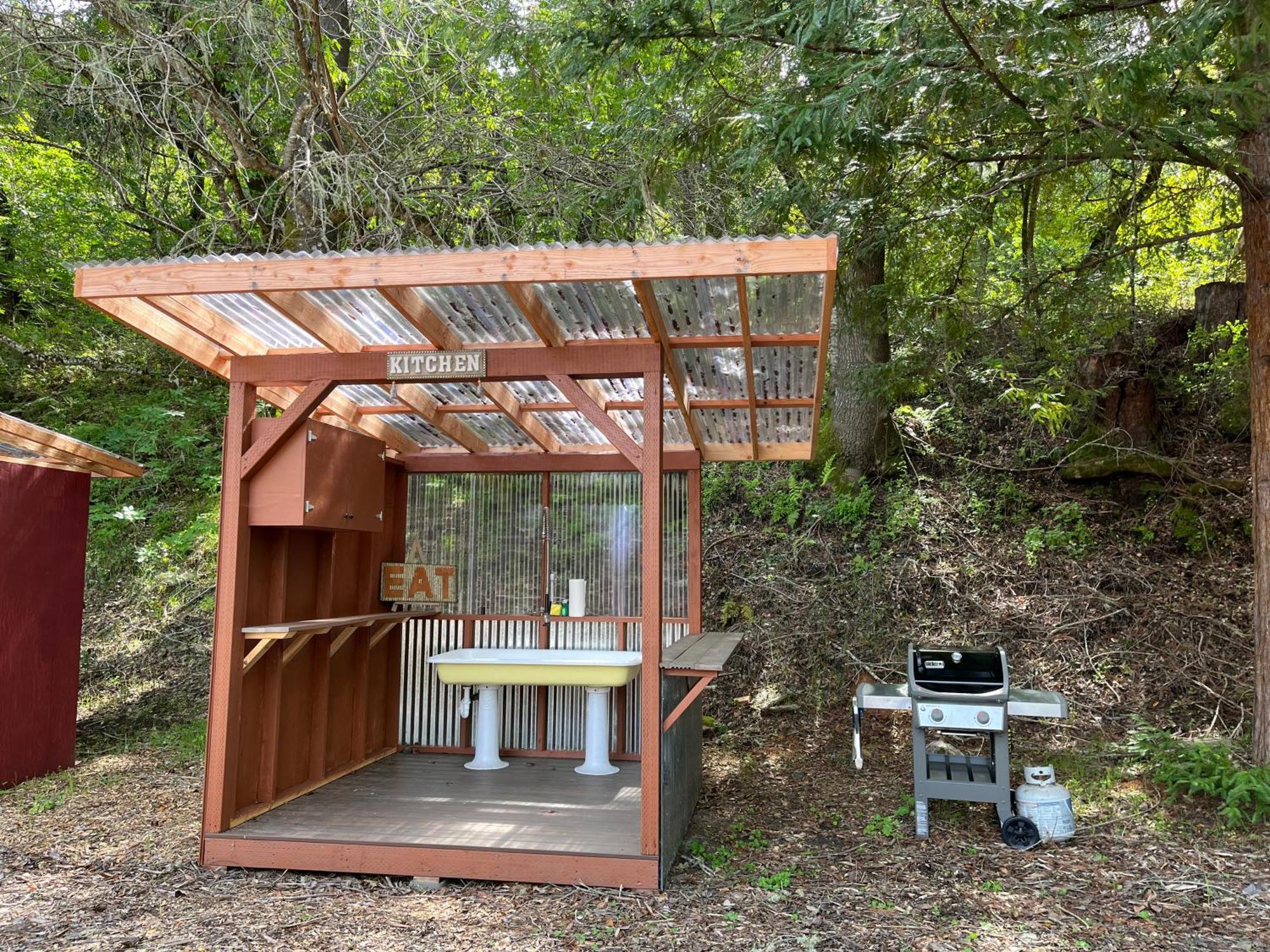 The Camp At 카멜 밸리 외부 사진